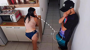 Trai meu marido transando com seu melhor amigo enquanto ele estava no banho, sexo arriscado