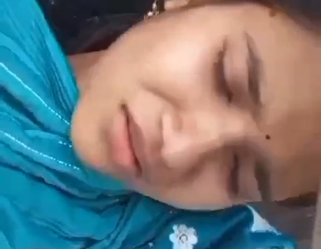 Marathi Ladki pehli baar khet mai chudi